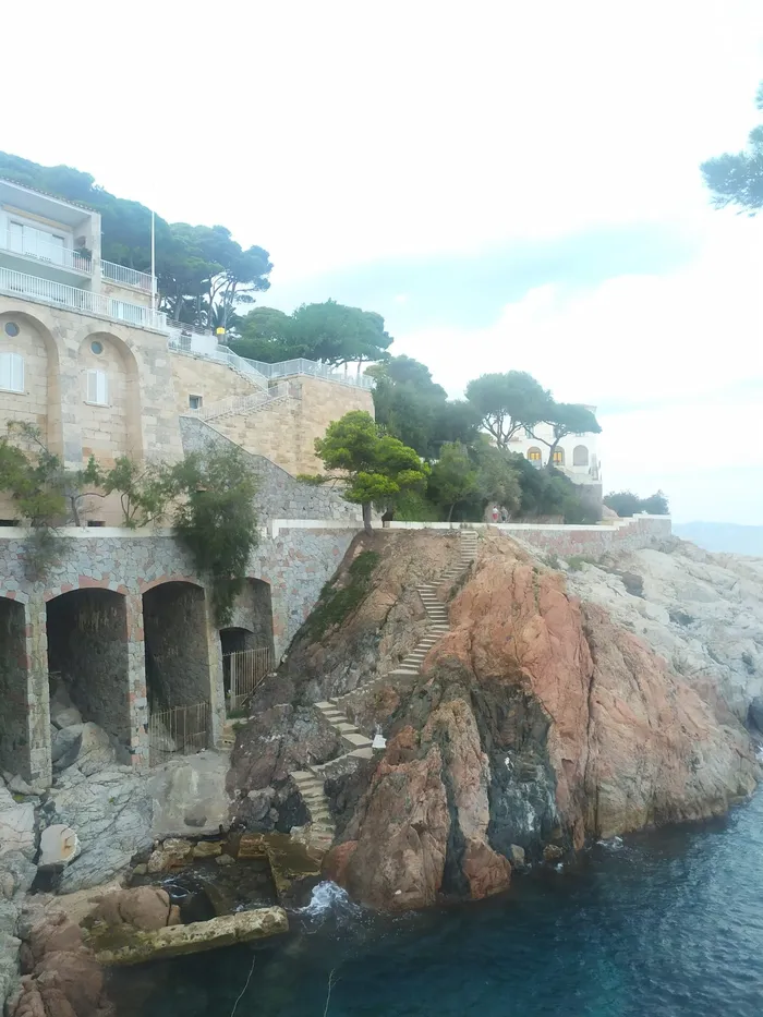 Arcos y acantilados del Camí de Ronda de S'Agaró